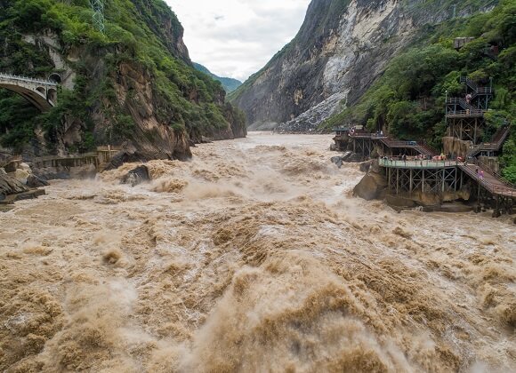 Gorge du saut du tigre Yunnan